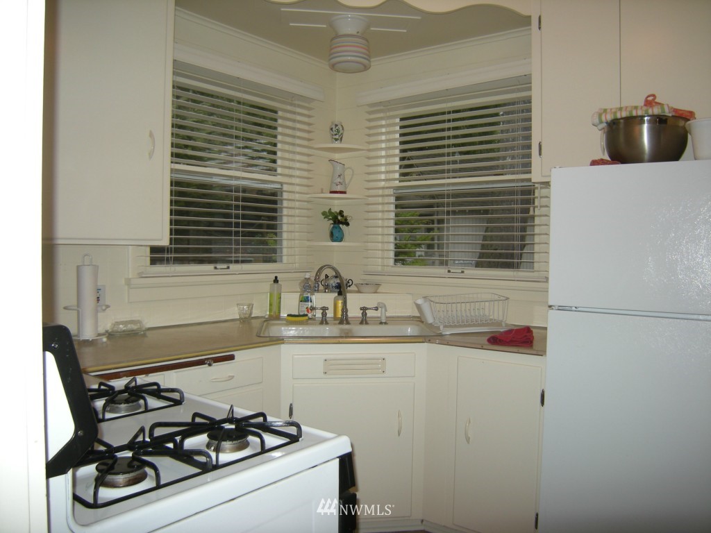 12131 Northeast North Shore Road Belfair, WA 98528 - Photo 10 of 15 Gallery Image 10