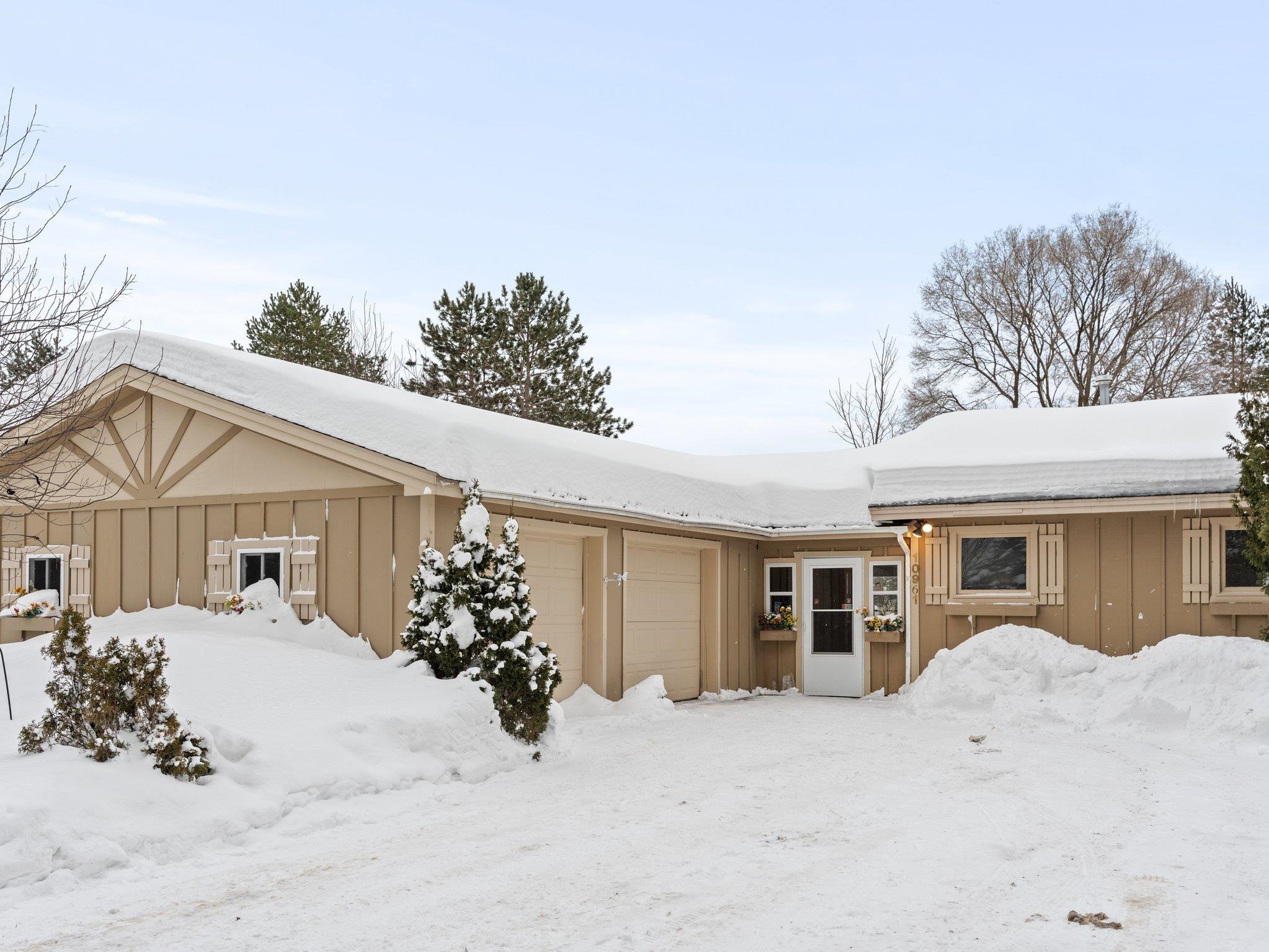 10961 Riley Road Interlochen, MI 49643 - Photo 3 of 29