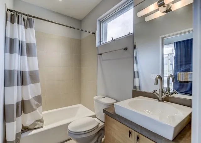 $2,495 | 500 Madison Street, Unit 106, Nashville, TN 37208