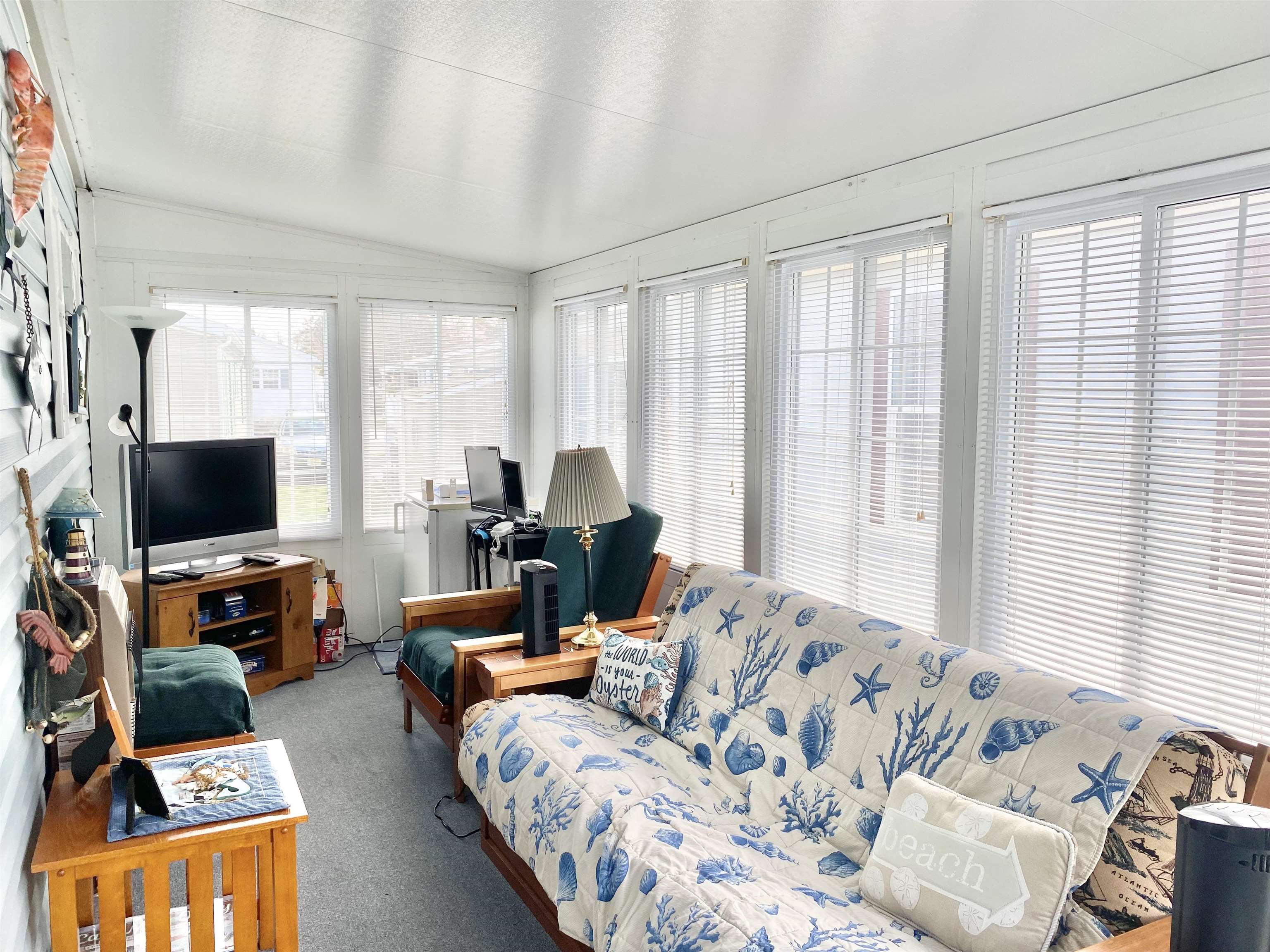 123 Shell North Cape May, NJ 08204 - Photo 7 of 29 a view of a livingroom with workspace and a window