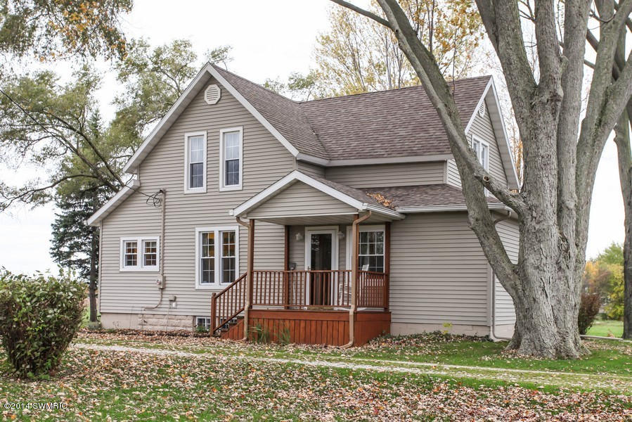 740 West Hinchman Road Baroda, MI 49101 - Photo 1 of 10 740 Hinchman Baroda, MI