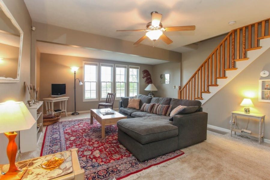 740 West Hinchman Road Baroda, MI 49101 - Photo 2 of 10 Living room