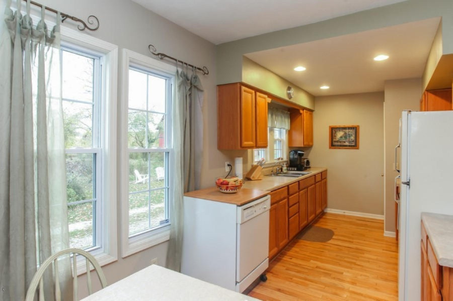 740 West Hinchman Road Baroda, MI 49101 - Photo 4 of 10 Kitchen
