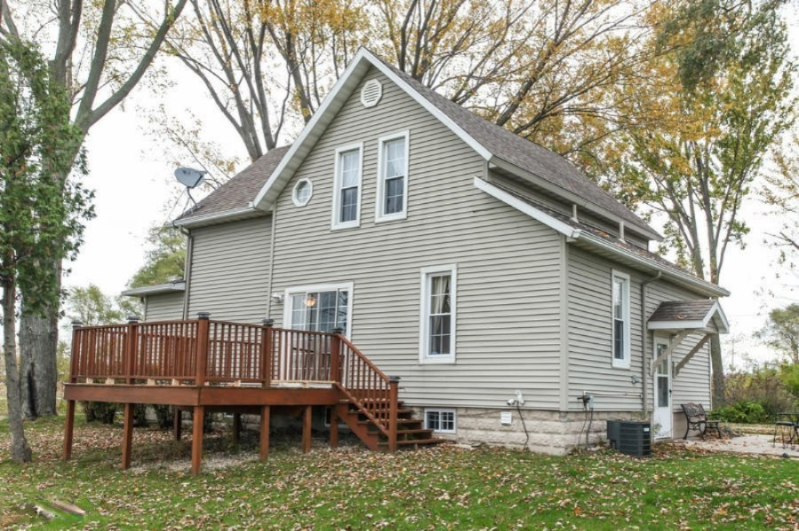 740 West Hinchman Road Baroda, MI 49101 - Photo 10 of 10 Side view of house