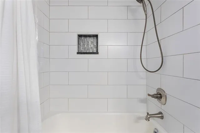 $599,900 | 6800 West 66th Street, Overland Park, KS 66202