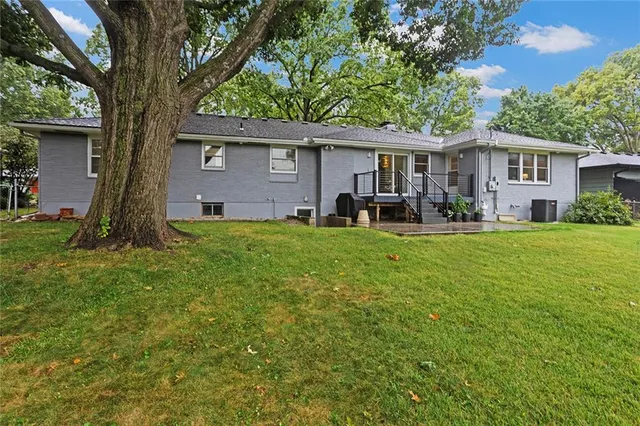 $599,900 | 6800 West 66th Street, Overland Park, KS 66202