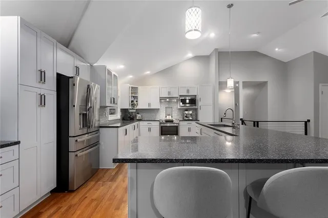 $599,900 | 6800 West 66th Street, Overland Park, KS 66202