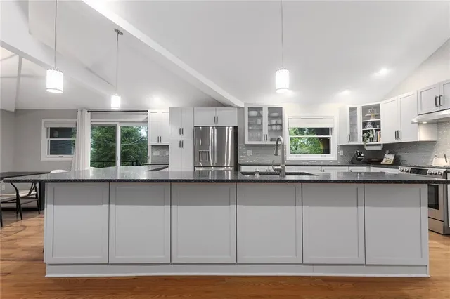 $599,900 | 6800 West 66th Street, Overland Park, KS 66202