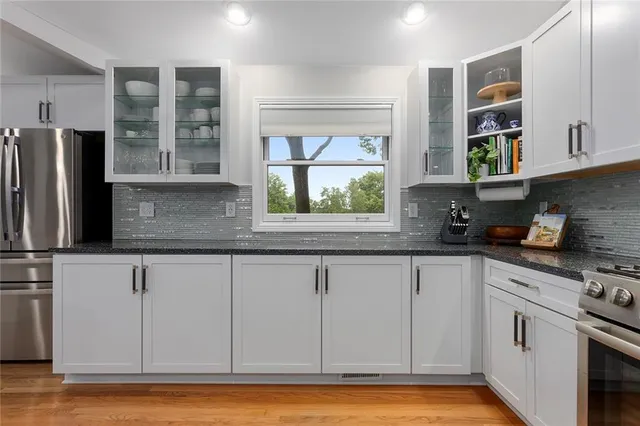 $599,900 | 6800 West 66th Street, Overland Park, KS 66202