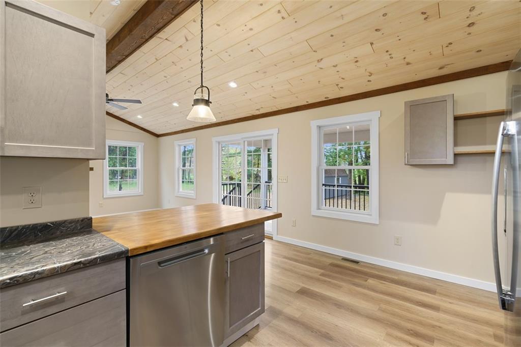1149 Pittsburgh Road Valencia, PA 16059 - Photo 15 of 39 Gallery Image 15