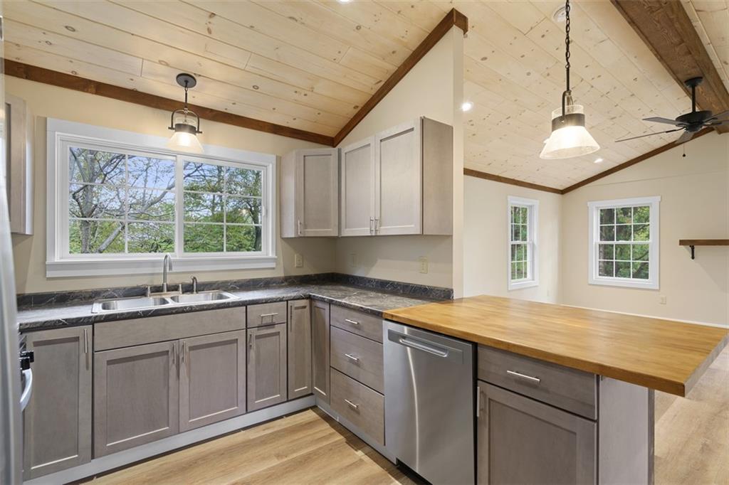 1149 Pittsburgh Road Valencia, PA 16059 - Photo 18 of 39 Gallery Image 18