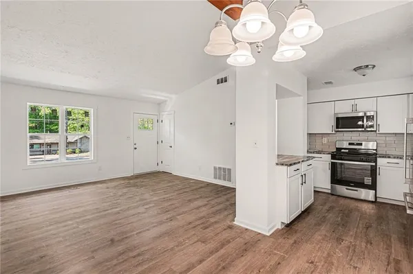 $255,000 | 8984 Bentwood Lane, Riverdale, GA 30274