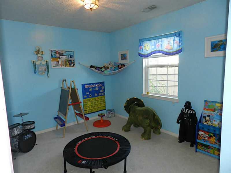 1167 Oak Leaf Road Franklin, IN 46131 - Photo 12 of 17