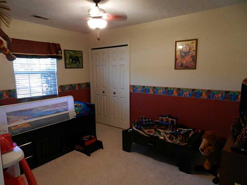 1167 Oak Leaf Road Franklin, IN 46131 - Photo 13 of 17