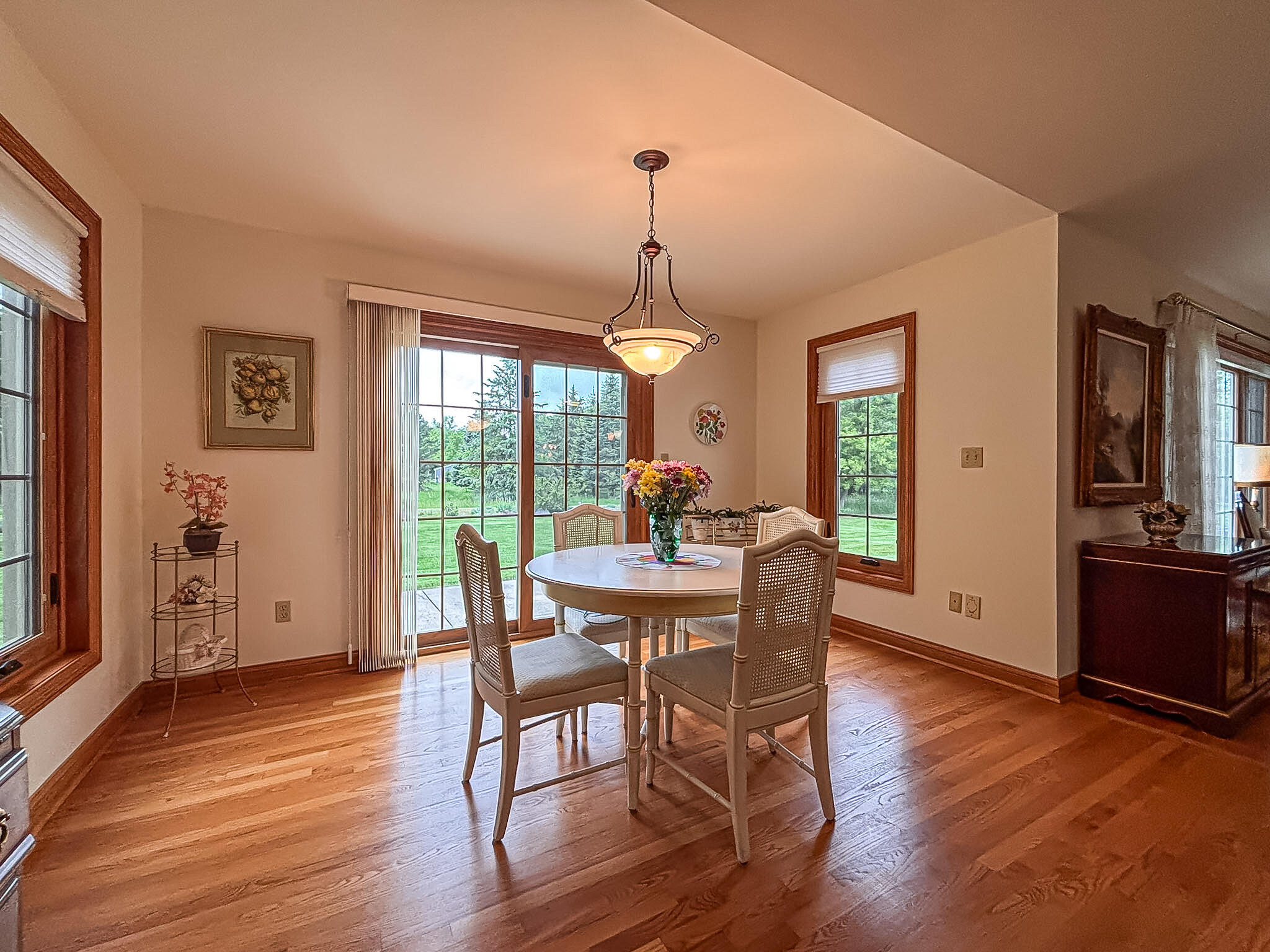 N22W26746 Shooting Star Road Pewaukee, WI 53072 - Photo 15 of 38 Dinette