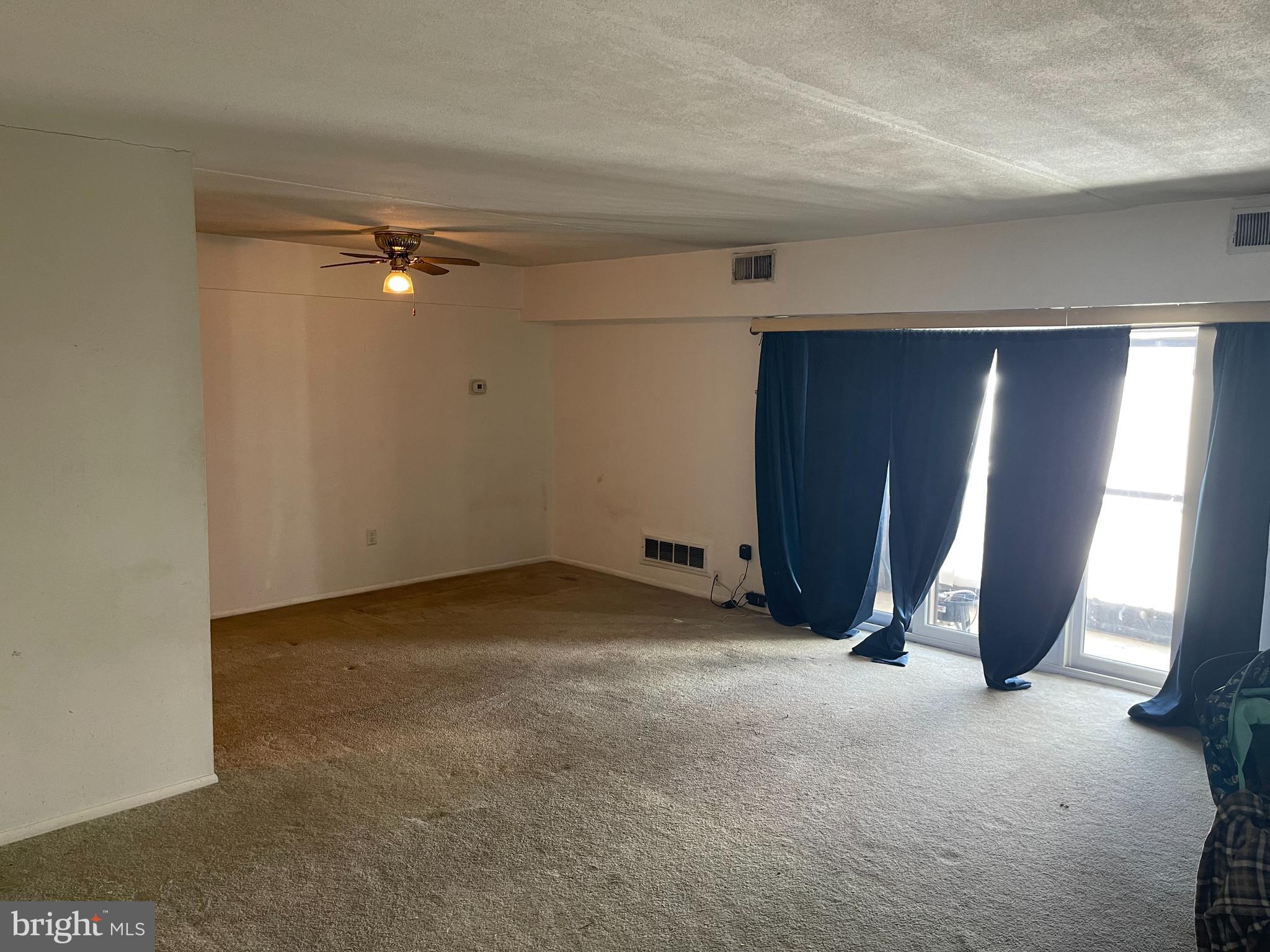 84 Welsh Tract Road, Unit H306 Newark, DE 19713 - Photo 5 of 13 Living Room/Dining Room