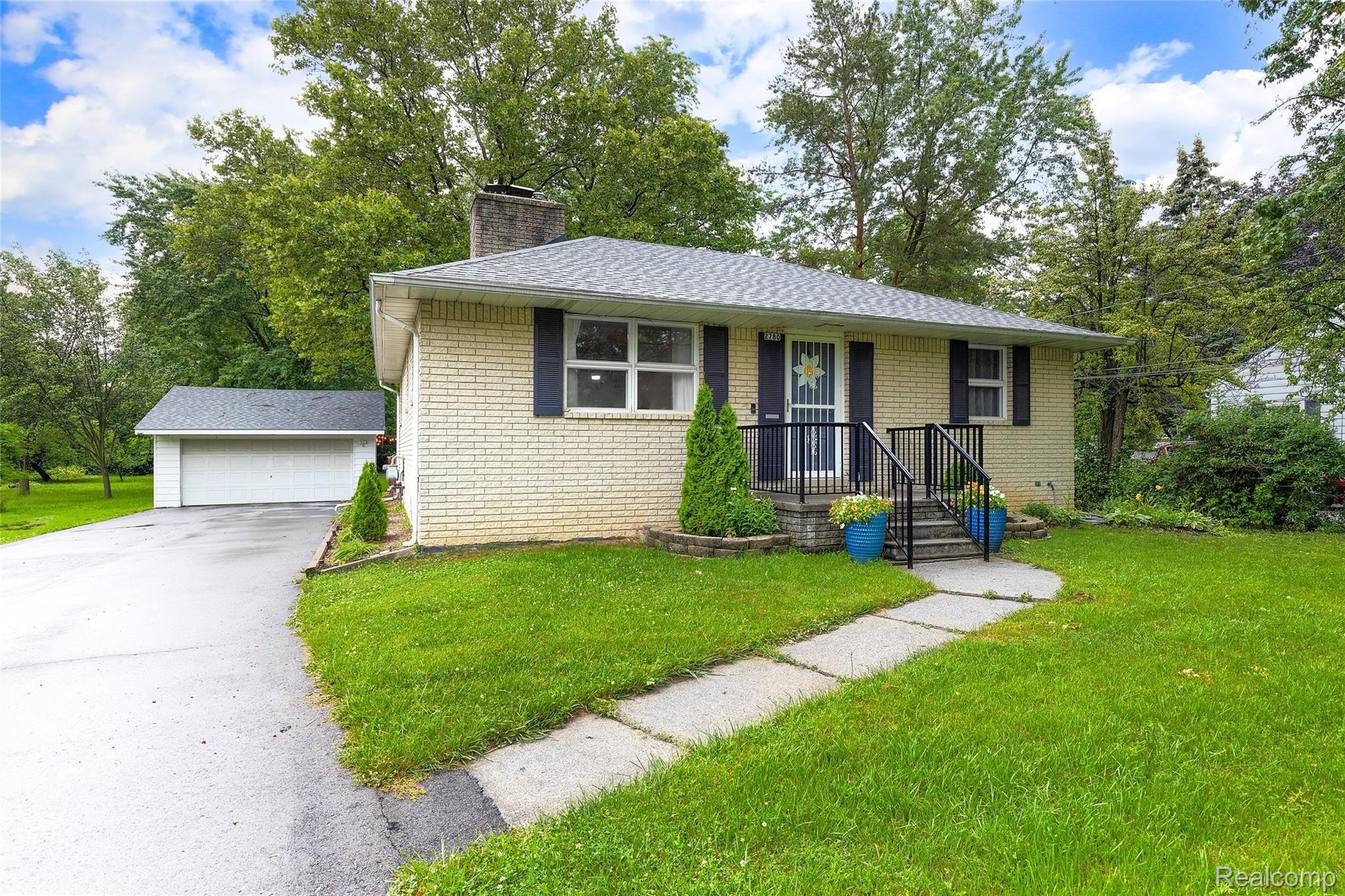 2780 Wisconsin Road Troy, MI 48083 - Photo 4 of 39 MLS-4.jpg