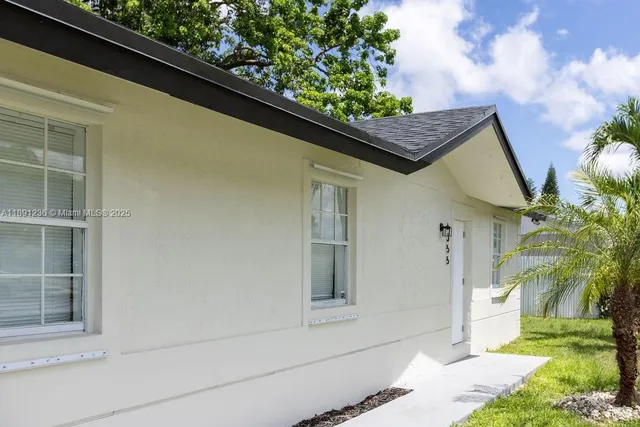 $2,950 | 355 Southwest 17th Avenue, Homestead, FL 33030