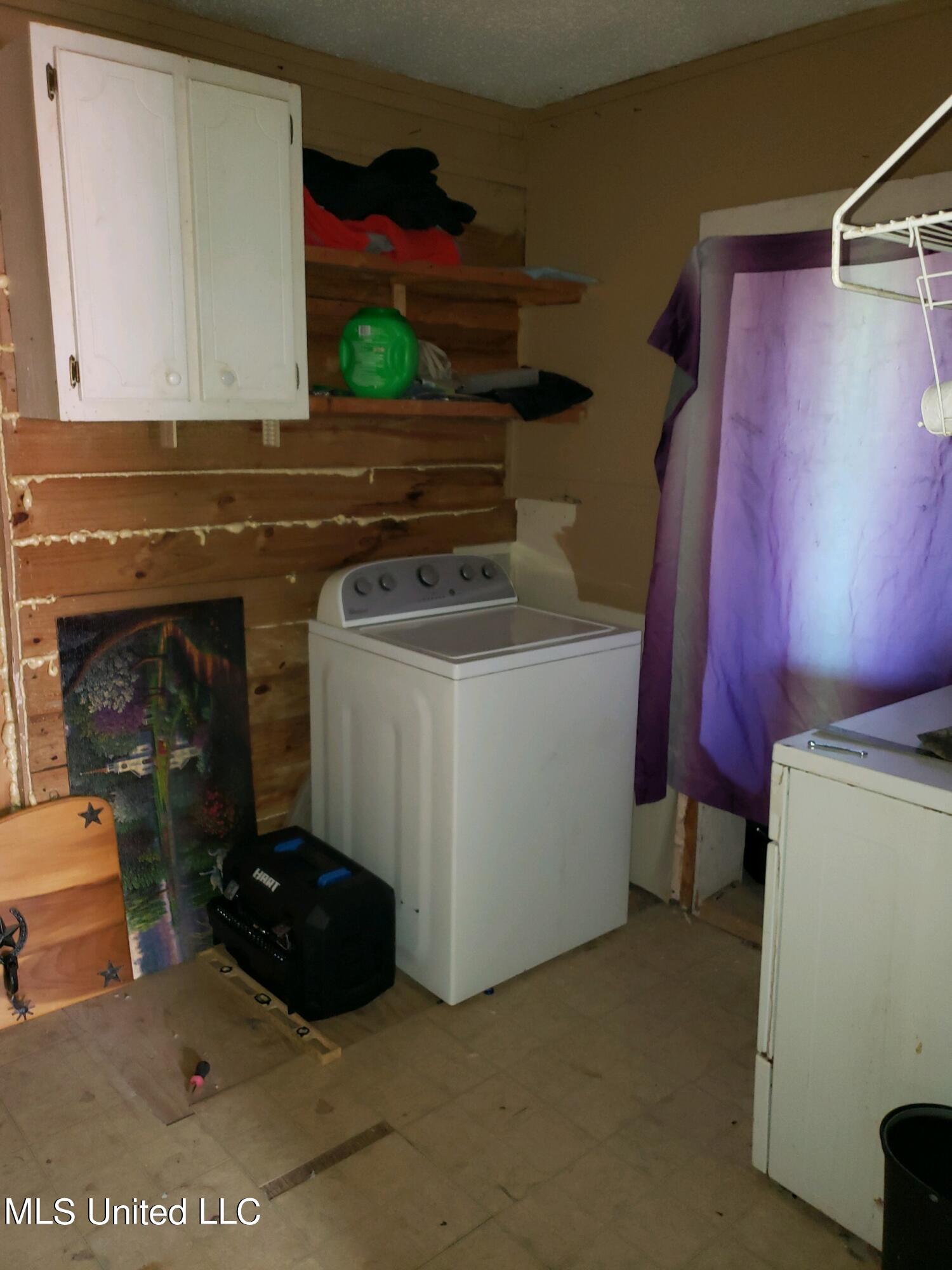 938 Frank Smith Road Batesville, MS 38606 - Photo 23 of 62 Laundry Room