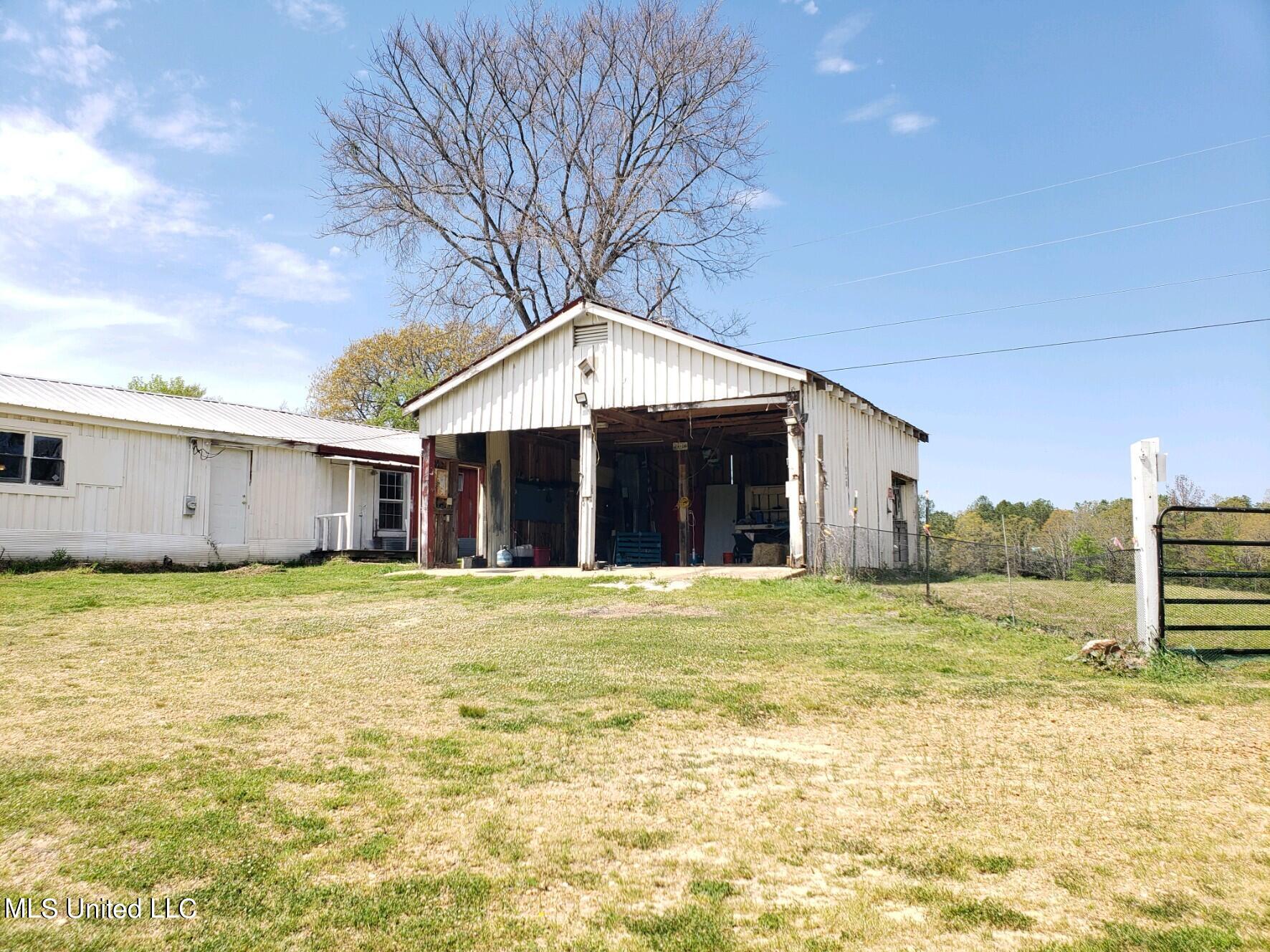 938 Frank Smith Road Batesville, MS 38606 - Photo 5 of 62 Carport