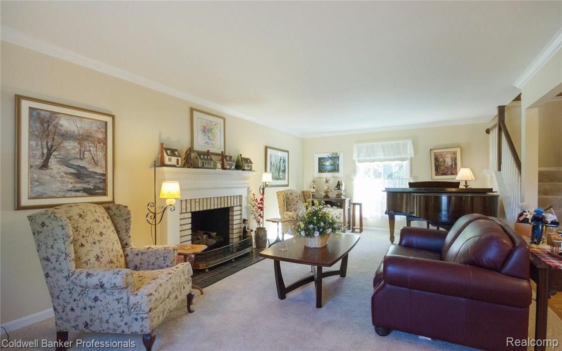 35846 Congress Road Farmington, MI 48335 - Photo 4 of 30 4.jpg
