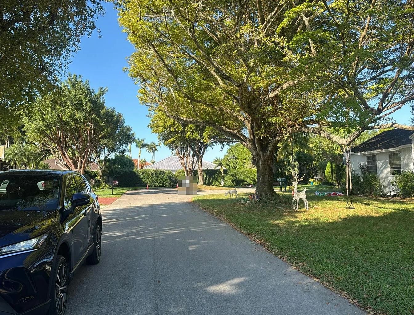 15021 Southwest 154th Terrace Miami, FL 33187 - Photo 2 of 5