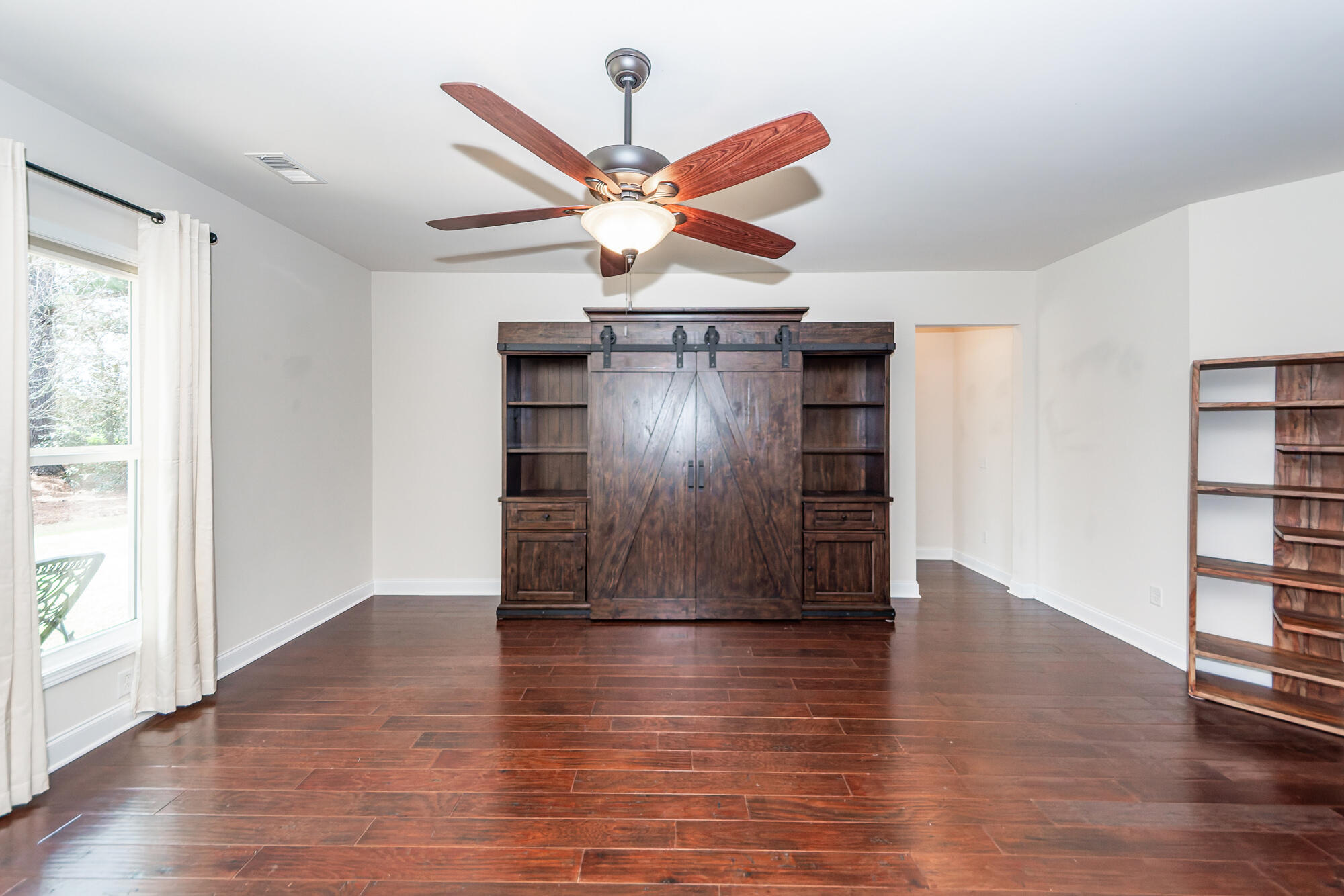 477 Eastern Isle Avenue Summerville, SC 29486 - Photo 5 of 61 05