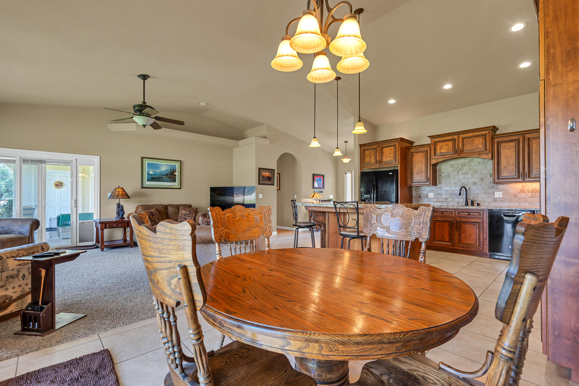16170 Willow Springs Road Anderson, CA 96007 - Photo 19 of 61 16170WillowSpringsRoad-26