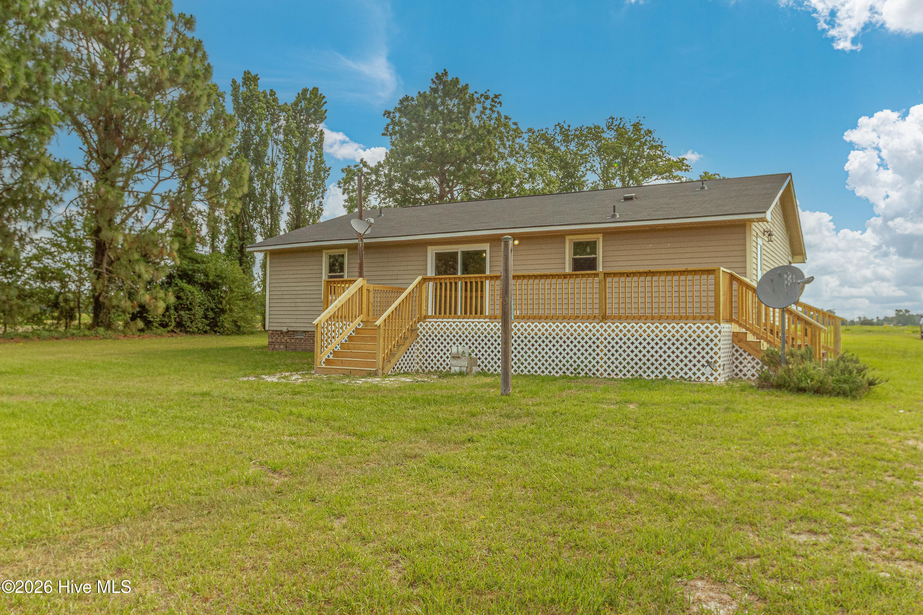 358 White Flash Road Mount Olive, NC 28365 - Photo 2 of 19