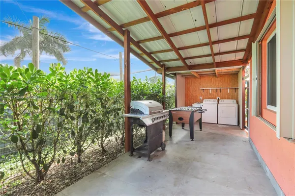 $4,200,000 | 20455 Southwest 154th Avenue, Miami, FL 33187