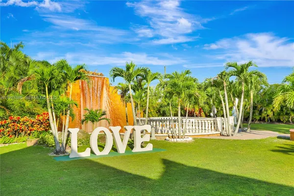 $4,200,000 | 20455 Southwest 154th Avenue, Miami, FL 33187