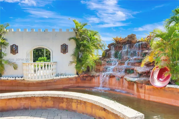$4,200,000 | 20455 Southwest 154th Avenue, Miami, FL 33187