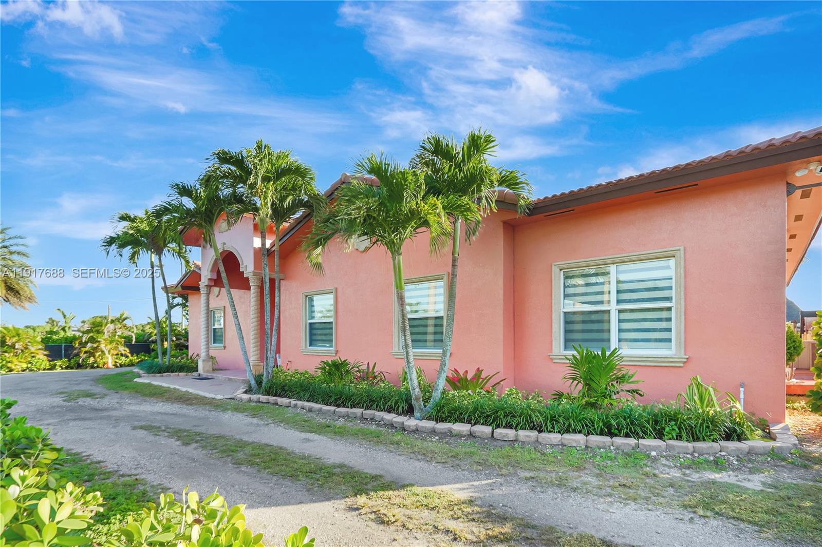 20455 Southwest 154th Avenue Miami, FL 33187 - Photo 7 of 95