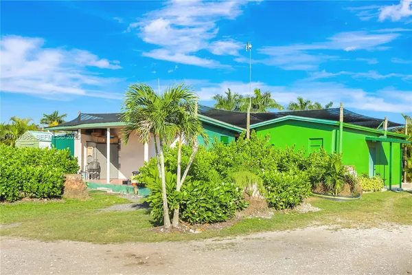 $4,200,000 | 20455 Southwest 154th Avenue, Miami, FL 33187