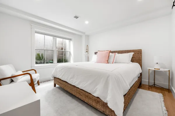 $5,995,000 | 8 Priscilla Lane, Nantucket, MA 02554