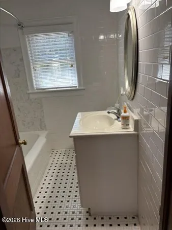 $1,200 | 1407 Rhem Avenue, New Bern, NC 28560