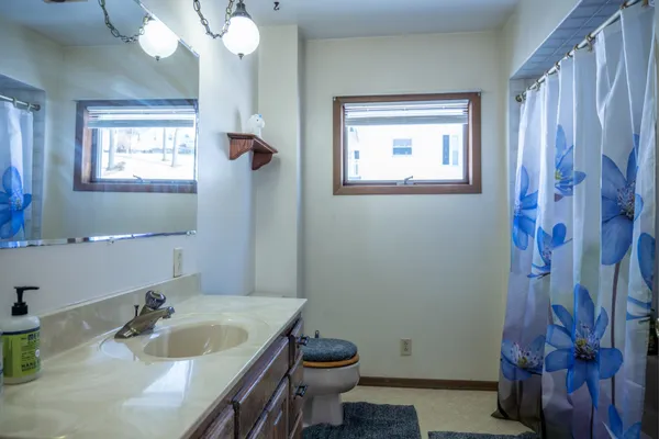 $169,900 | 203 Franklin Street, Elroy, WI 53929