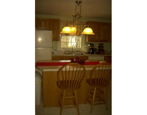 33 Hanson Road Charlton, MA 01507 - Photo 6 of 18 Gallery Image 6