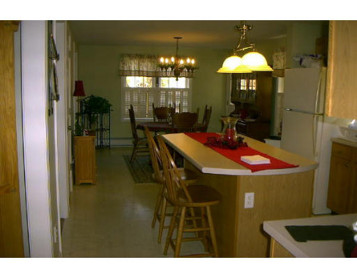 33 Hanson Road Charlton, MA 01507 - Photo 8 of 18 Gallery Image 8