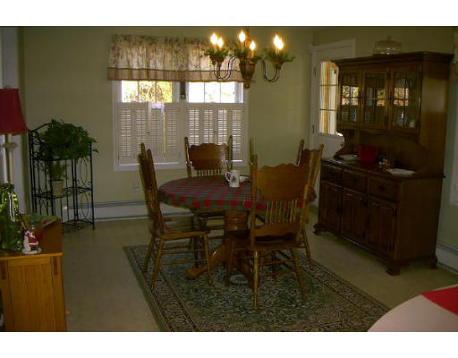 33 Hanson Road Charlton, MA 01507 - Photo 10 of 18 Gallery Image 10