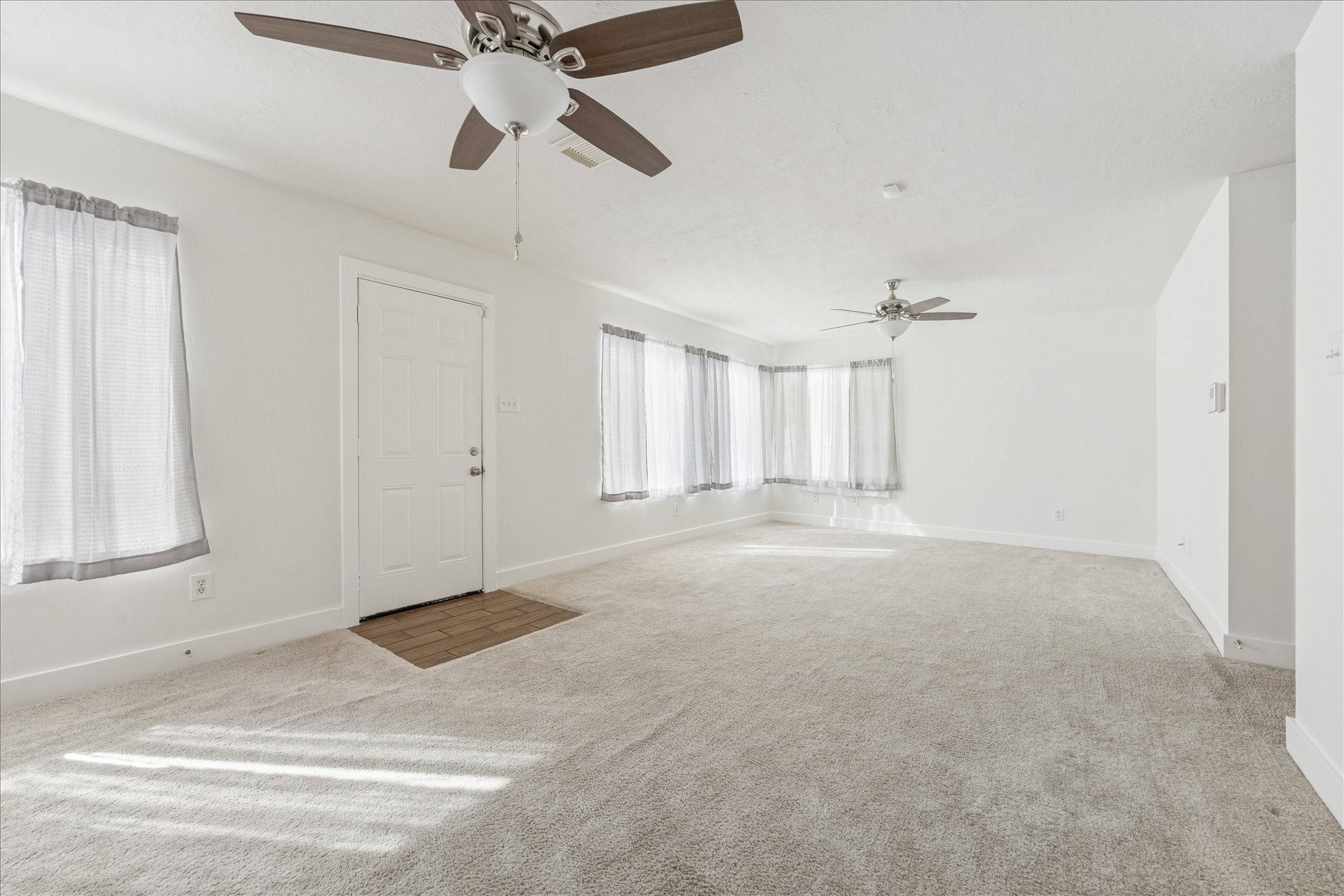 9738 Farrell Drive Houston, TX 77070 - Photo 4 of 21