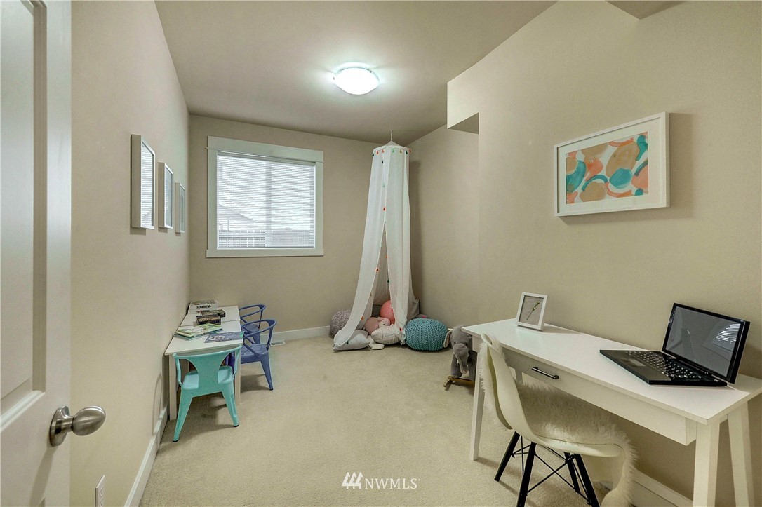 4926 Southwest Forney Street Seattle, WA 98116 - Photo 12 of 25 Gallery Image 12