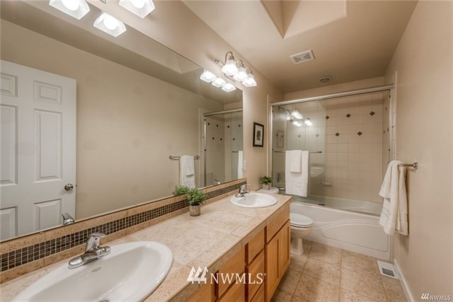 4926 Southwest Forney Street Seattle, WA 98116 - Photo 15 of 25 Gallery Image 15