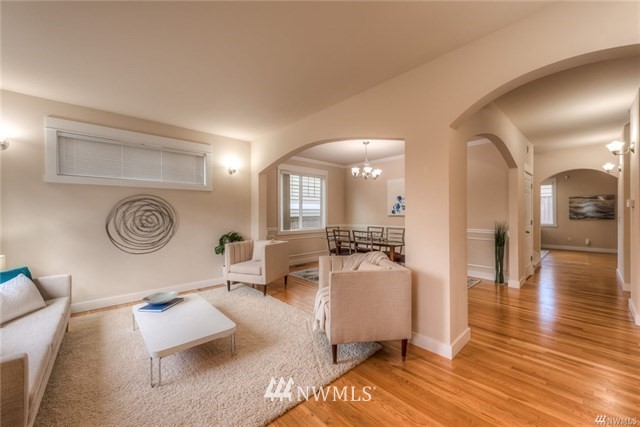 4926 Southwest Forney Street Seattle, WA 98116 - Photo 4 of 25 Gallery Image 4