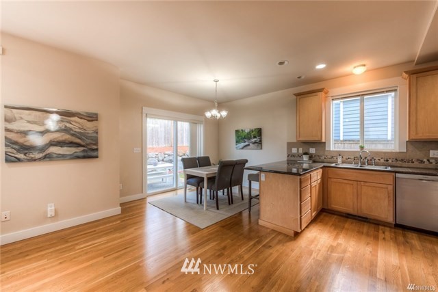 4926 Southwest Forney Street Seattle, WA 98116 - Photo 5 of 25 Gallery Image 5