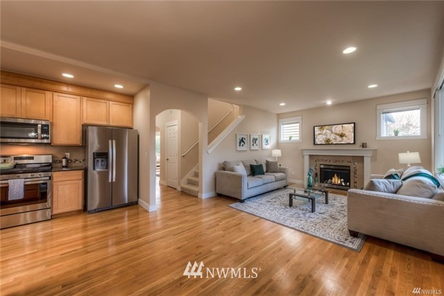 4926 Southwest Forney Street Seattle, WA 98116 - Photo 8 of 25 Gallery Image 8