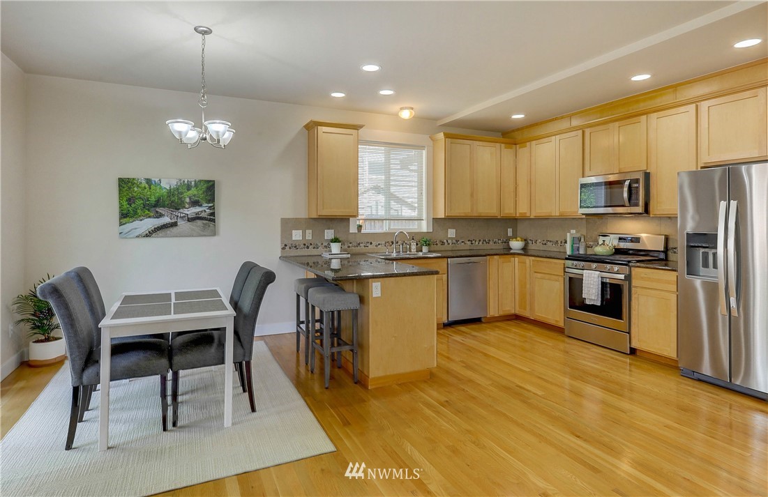 4926 Southwest Forney Street Seattle, WA 98116 - Photo 9 of 25 Gallery Image 9