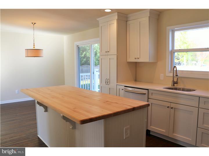 341 Farmdale Road Moorestown, NJ 08057 - Photo 8 of 19 Kitchen