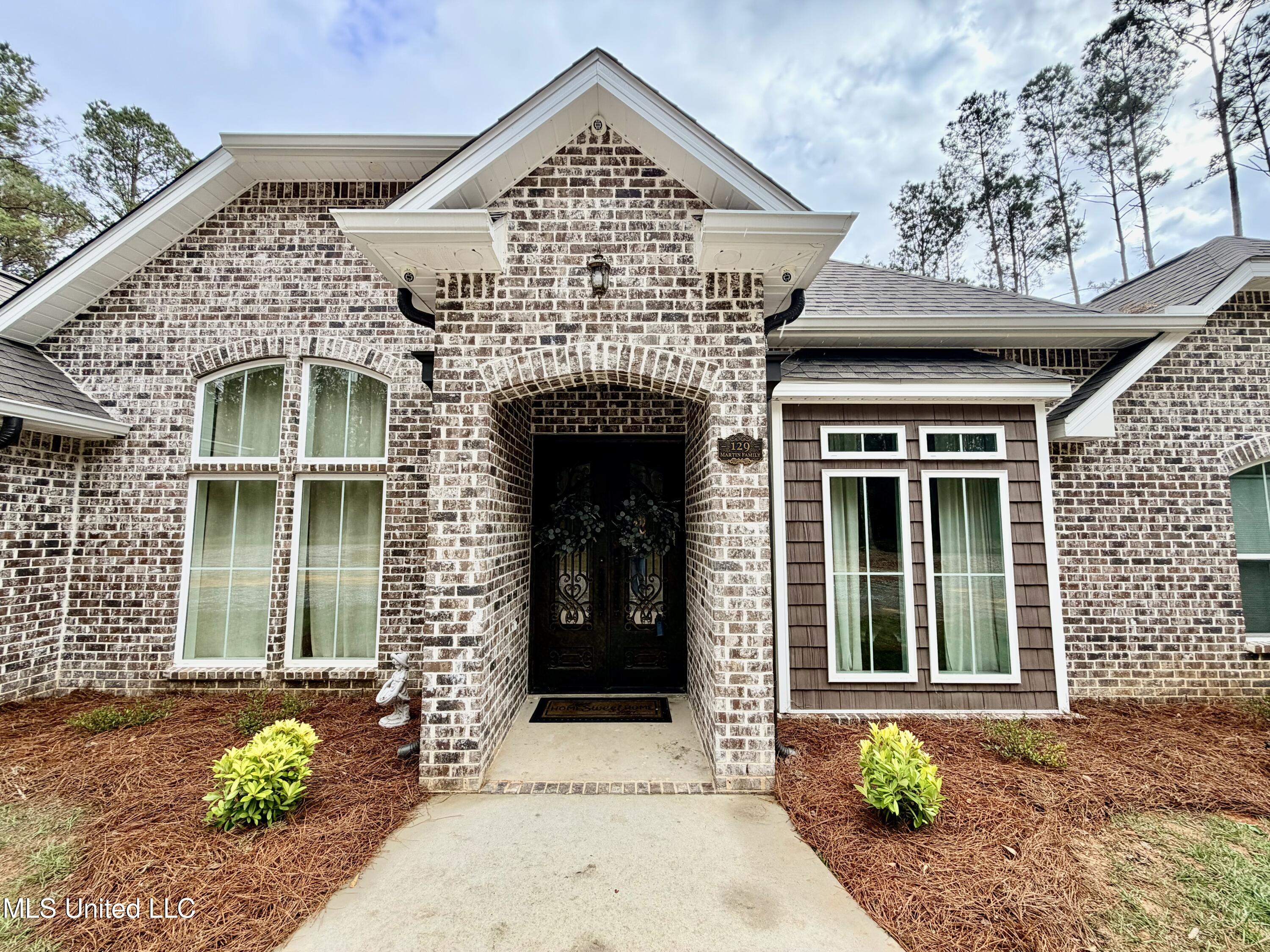 129 Debert Adams Road Lucedale, MS 39452 - Photo 2 of 44 IMG_2148