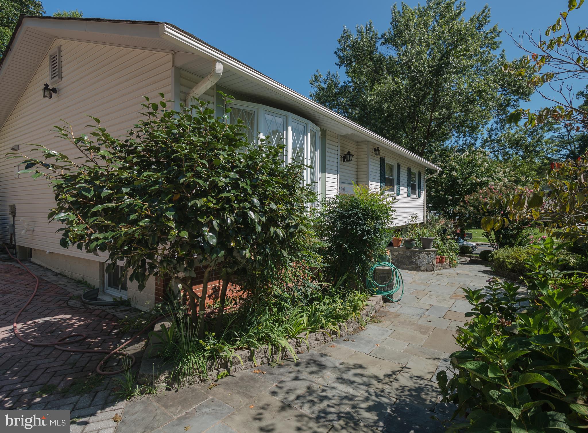 4001 Isbell Street Silver Spring, MD 20906 - Photo 3 of 32
